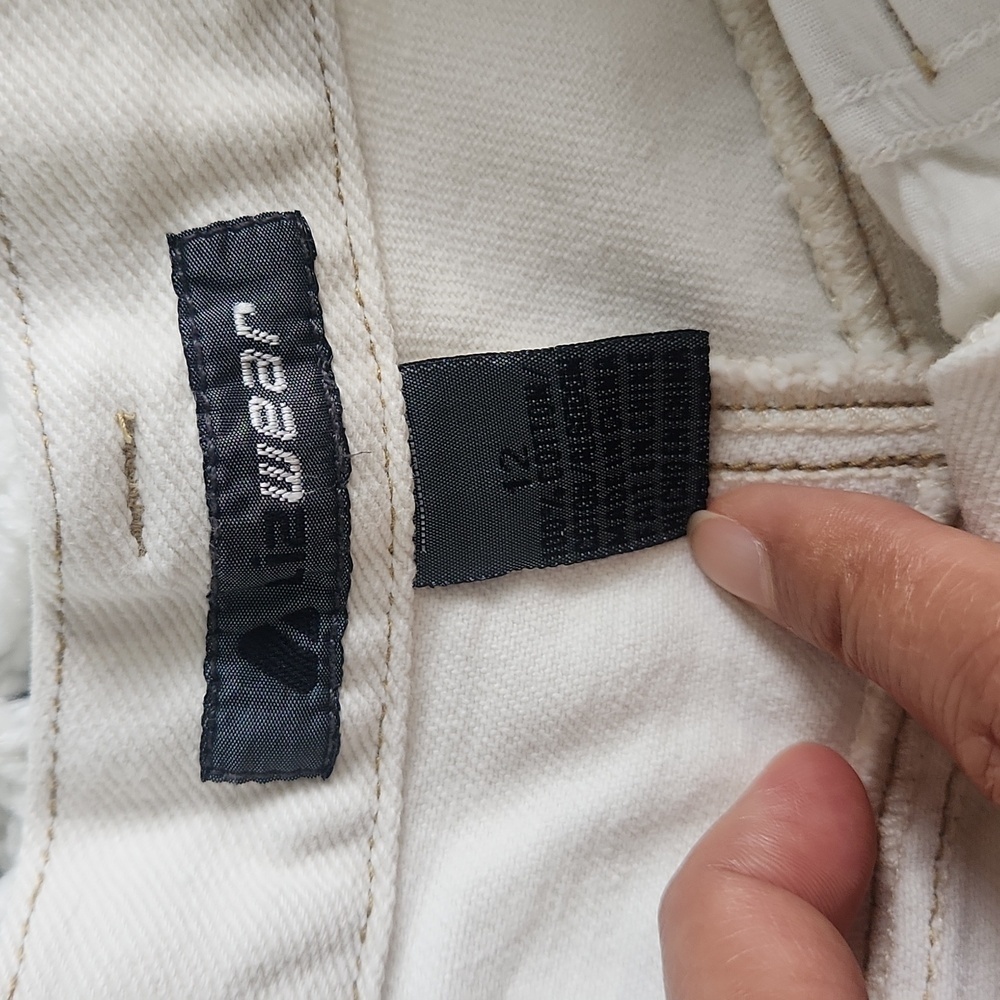 Vintage Liz wears white sports high rise shorts size 12 100%cotton - Picture 5 of 8